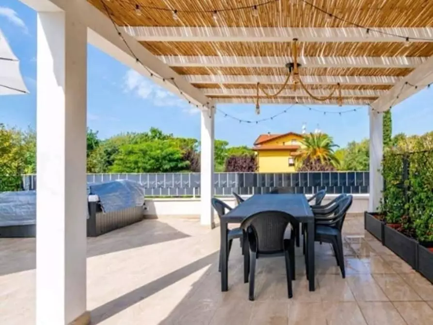 Immagine 5 di Casa indipendente in vendita  a Massa