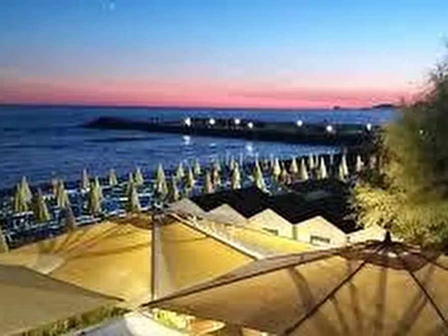 Immagine 25 di Appartamento in vendita  a Massa