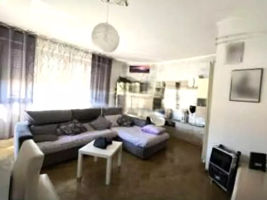 Immagine 2 di Appartamento in vendita  a Massa