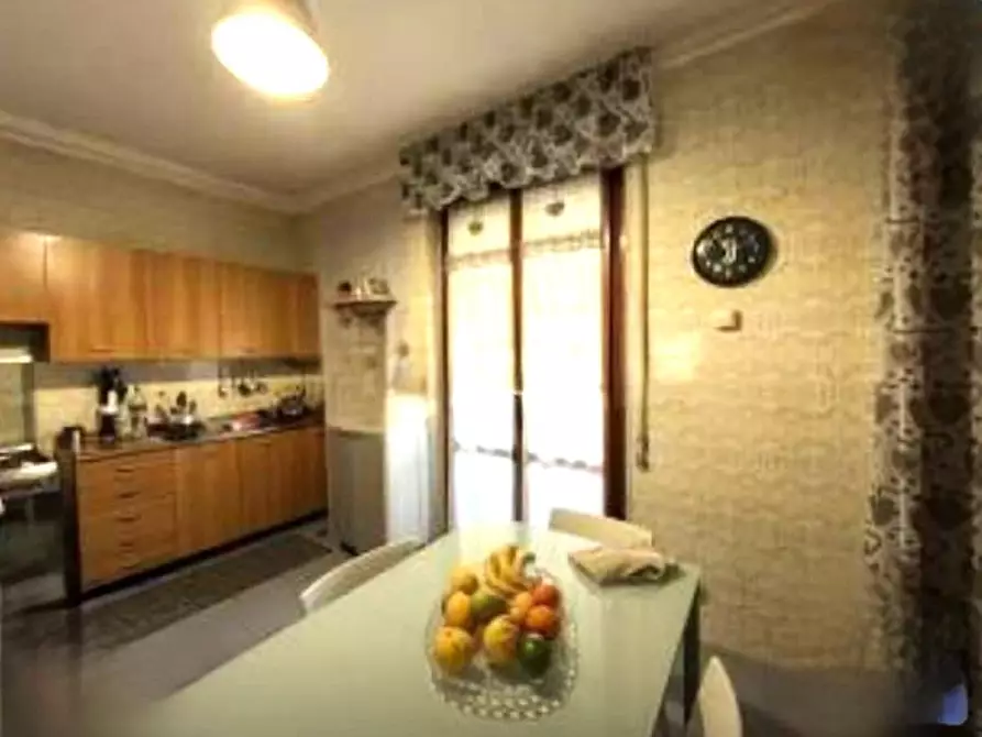 Immagine 5 di Appartamento in vendita  a Massa