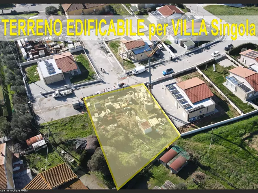 Immagine 1 di Terreno residenziale in vendita  a Calcinaia
