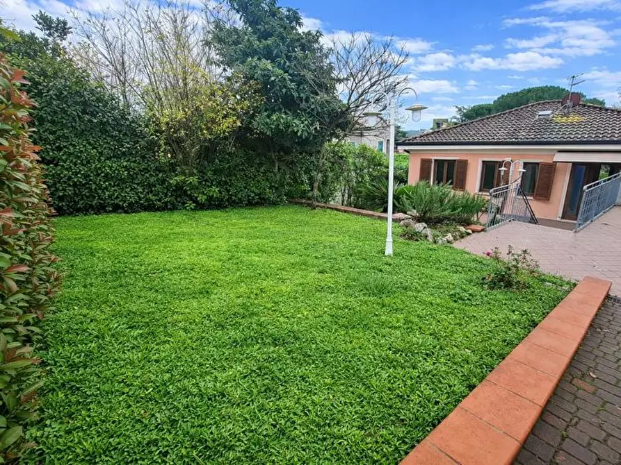 Immagine 1 di Casa indipendente in vendita  a Montopoli In Val D'arno