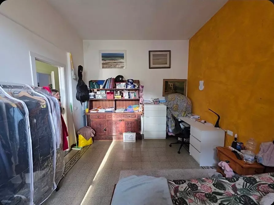 Immagine 1 di Appartamento in vendita  a Viareggio