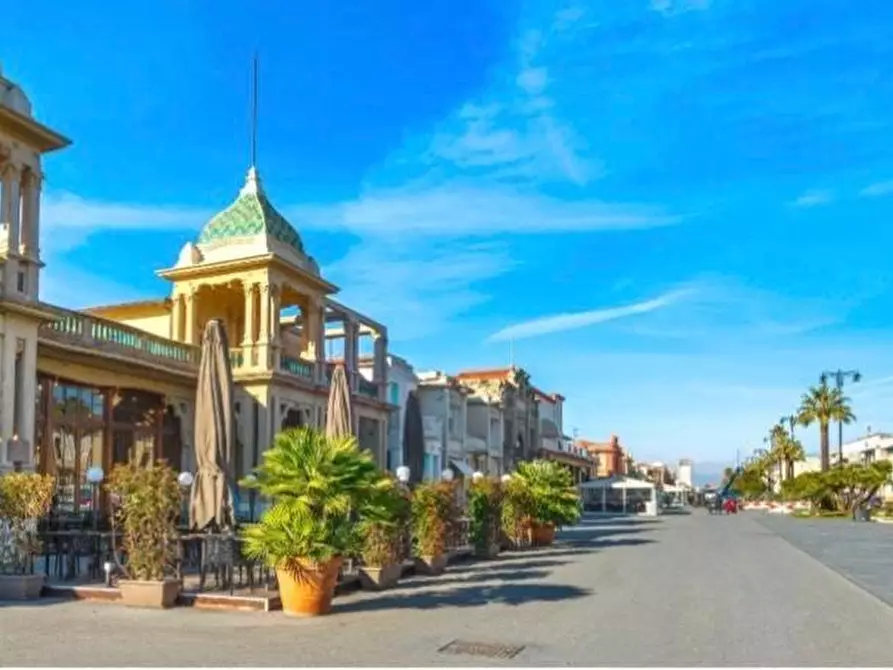 Immagine 1 di Terratetto in vendita  a Viareggio