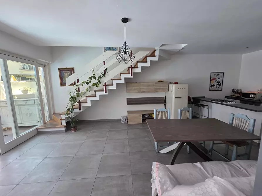 Immagine 1 di Terratetto in vendita  a Viareggio