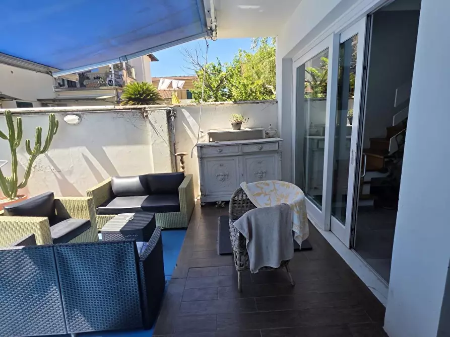 Immagine 13 di Terratetto in vendita  a Viareggio
