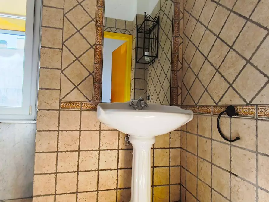 Immagine 10 di Appartamento in vendita  a Carrara