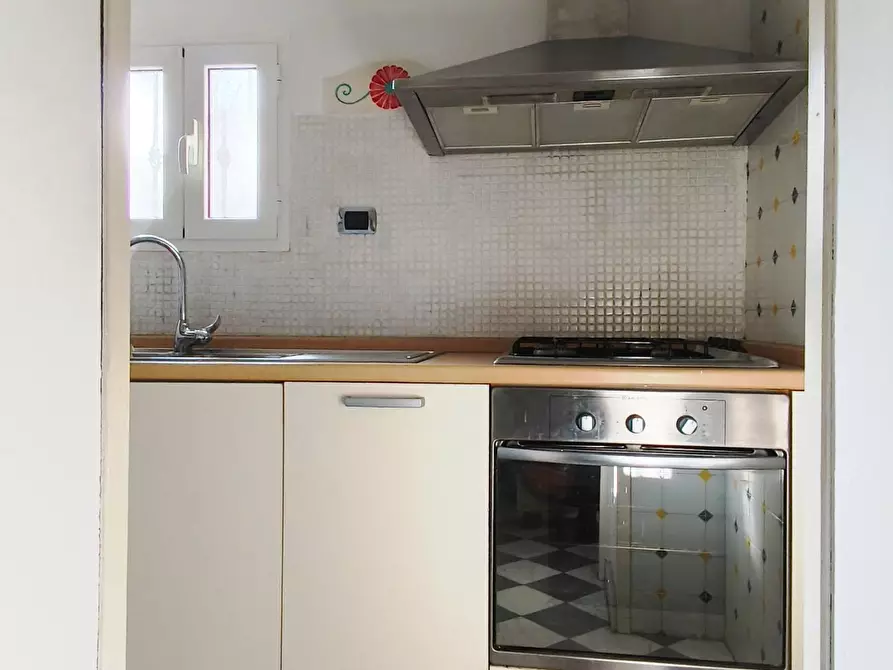 Immagine 4 di Appartamento in vendita  a Carrara