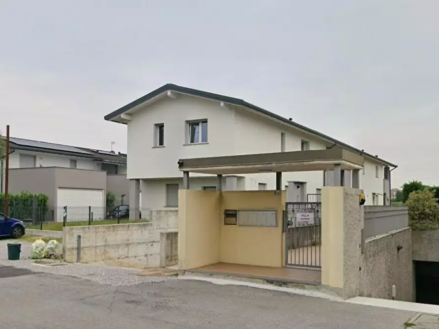 Immagine 1 di Garage in vendita  a Sulbiate