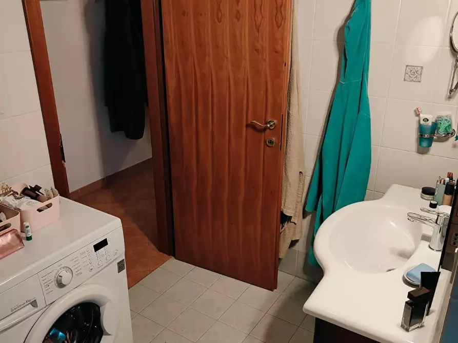 Immagine 21 di Appartamento in vendita  a Livorno