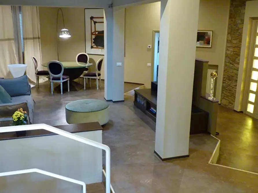 Immagine 6 di Villa in vendita  a Fucecchio