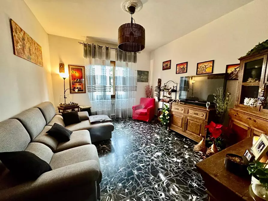 Immagine 8 di Appartamento in vendita  a Lastra A Signa