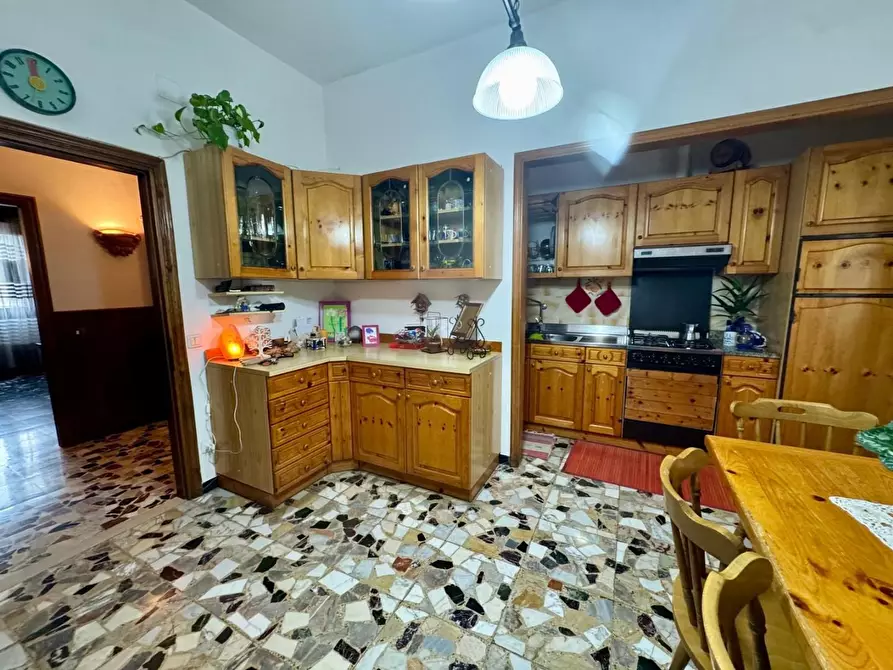 Immagine 5 di Appartamento in vendita  a Lastra A Signa