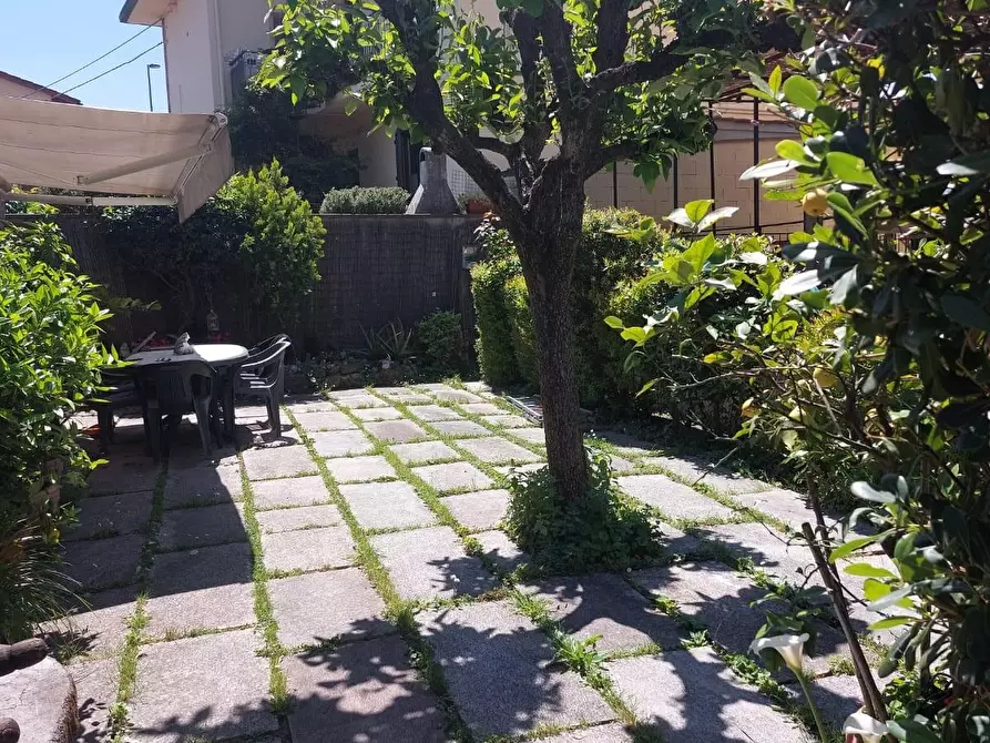 Immagine 25 di Appartamento in vendita  a Lastra A Signa