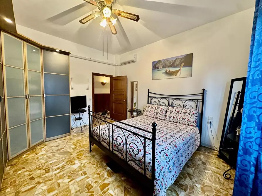 Immagine 13 di Appartamento in vendita  a Lastra A Signa