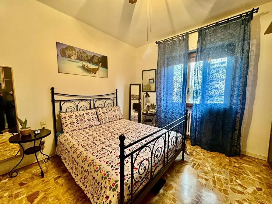 Immagine 12 di Appartamento in vendita  a Lastra A Signa