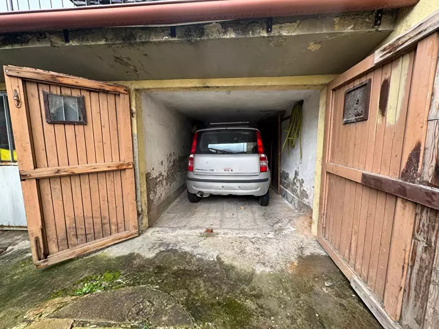 Immagine 19 di Appartamento in vendita  a Lastra A Signa