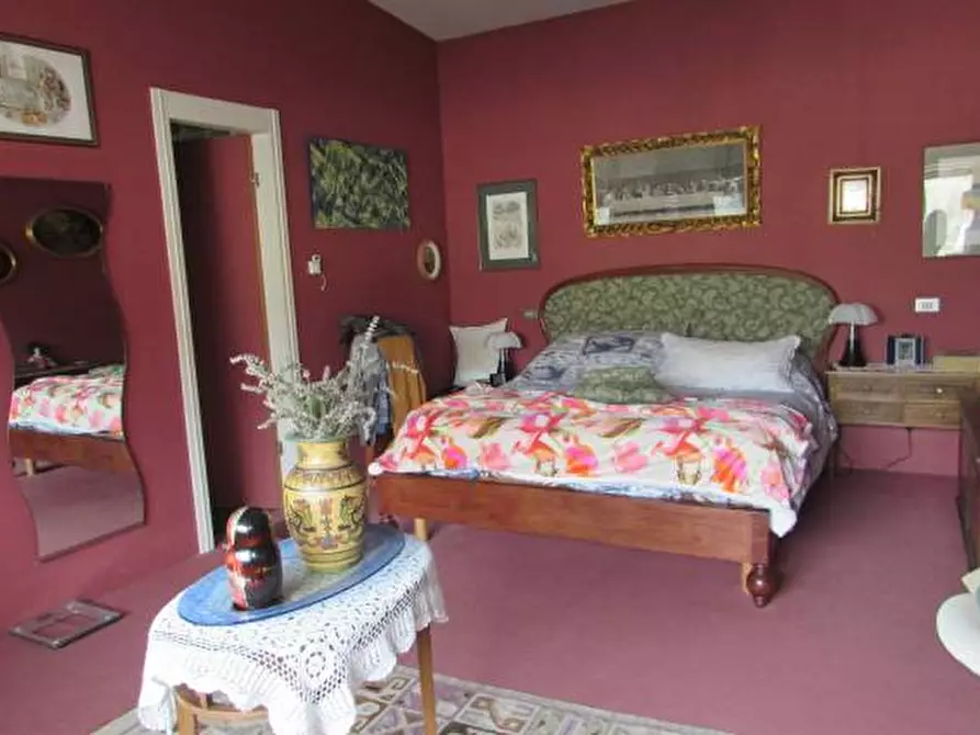 Immagine 9 di Villa in vendita  a Borgo A Mozzano