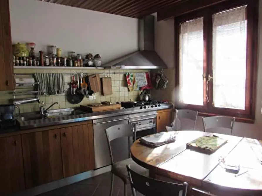 Immagine 3 di Villa in vendita  a Borgo A Mozzano