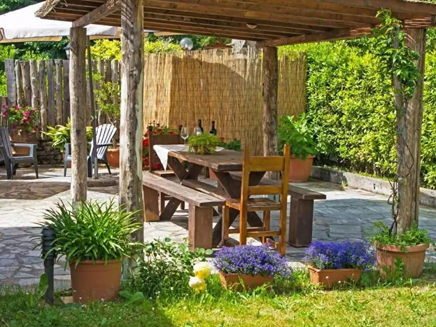 Immagine 12 di Locale commerciale in vendita  a Borgo A Mozzano