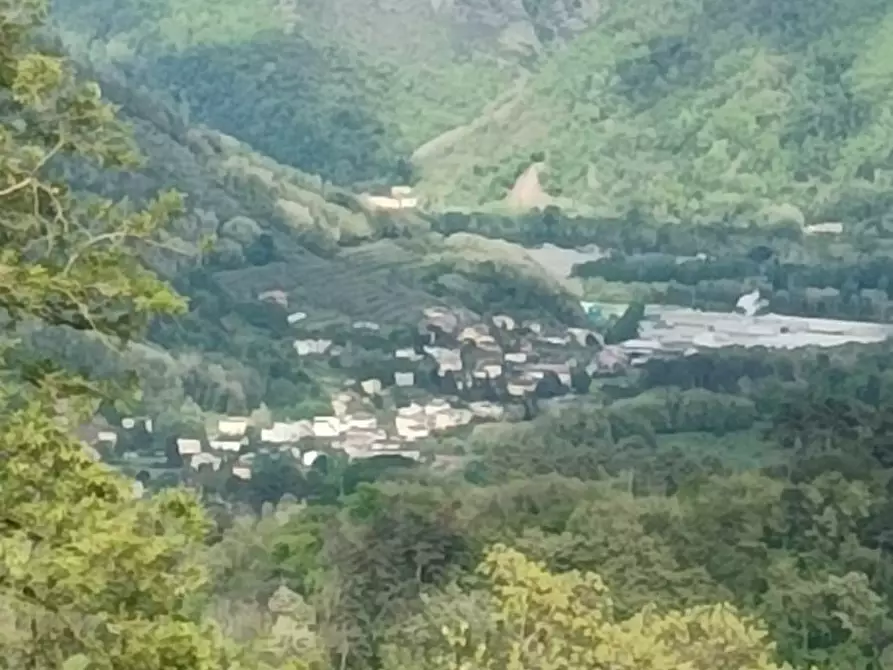 Immagine 13 di Locale commerciale in vendita  a Borgo A Mozzano