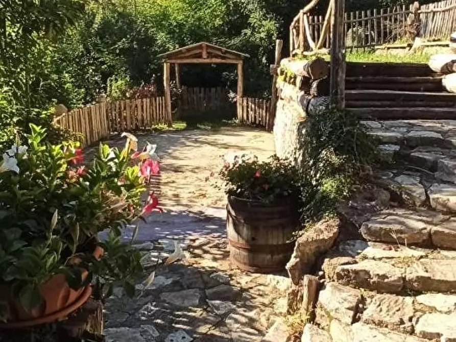 Immagine 7 di Locale commerciale in vendita  a Borgo A Mozzano