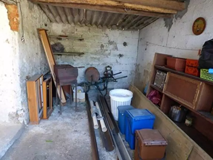 Immagine 19 di Rustico / casale in vendita  a Capannori