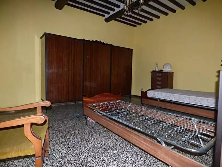 Immagine 12 di Rustico / casale in vendita  a Capannori