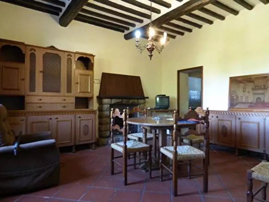 Immagine 4 di Rustico / casale in vendita  a Capannori