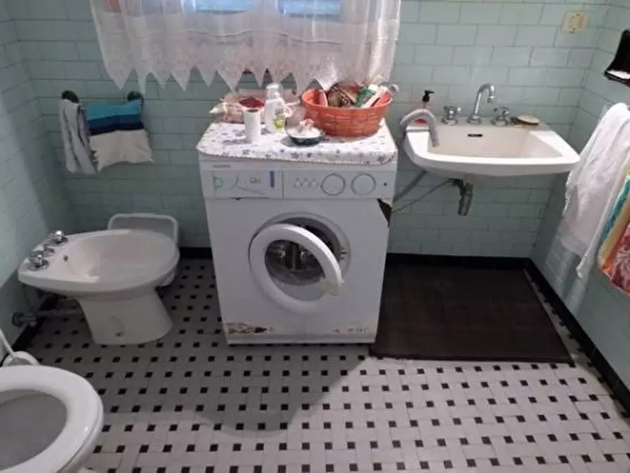 Immagine 10 di Rustico / casale in vendita  a Capannori