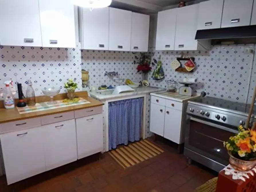 Immagine 5 di Rustico / casale in vendita  a Capannori