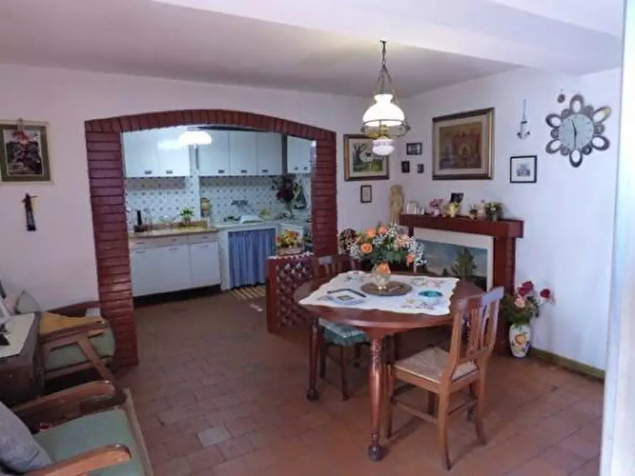 Immagine 6 di Rustico / casale in vendita  a Capannori