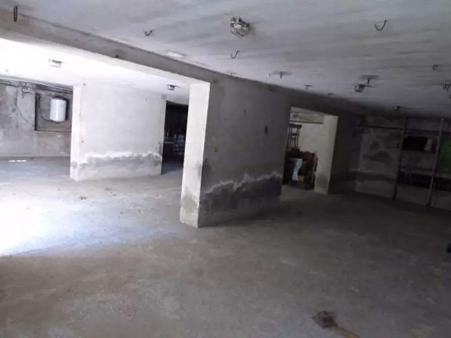 Immagine 14 di Villa in vendita  a Capannori