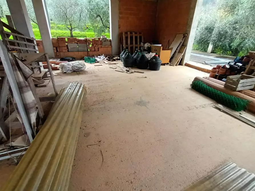 Immagine 13 di Villa in vendita  a Capannori