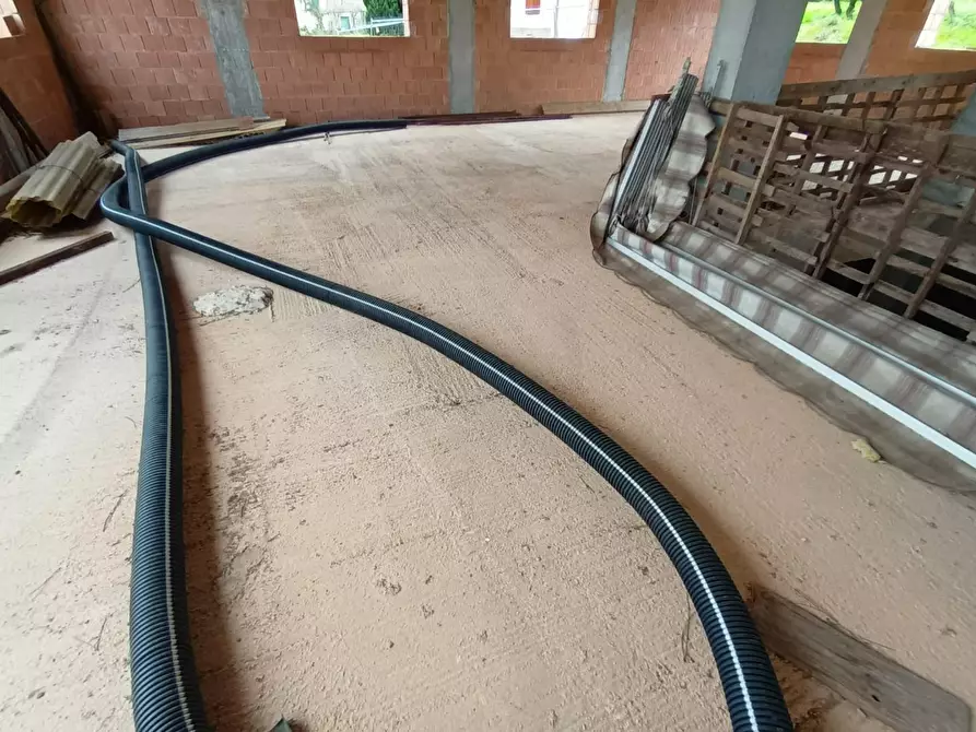 Immagine 17 di Villa in vendita  a Capannori