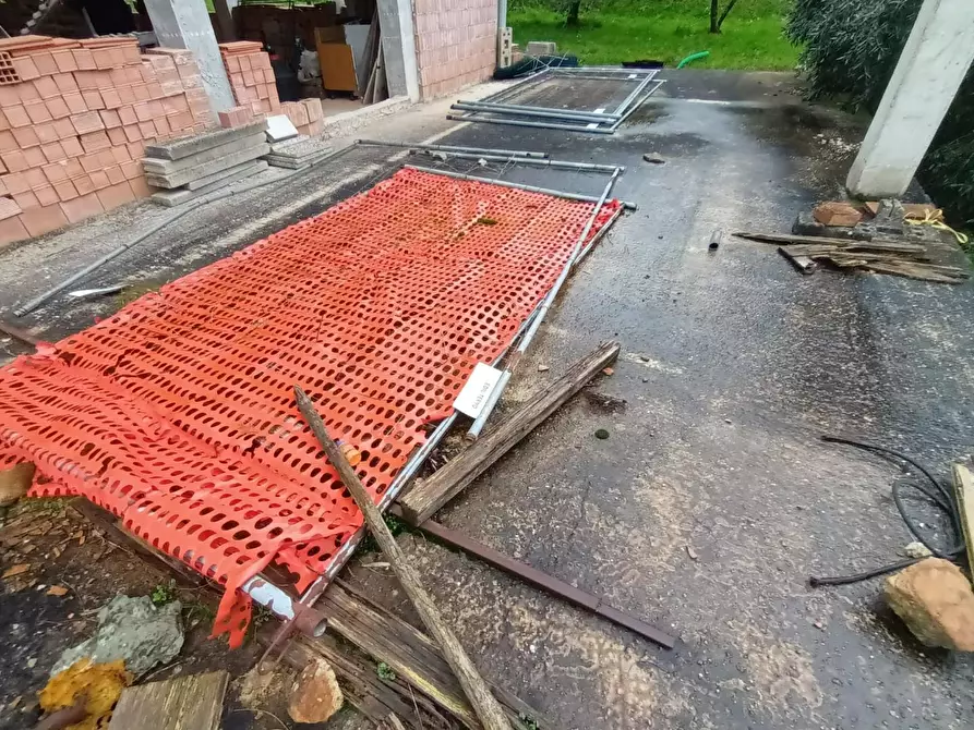 Immagine 21 di Villa in vendita  a Capannori