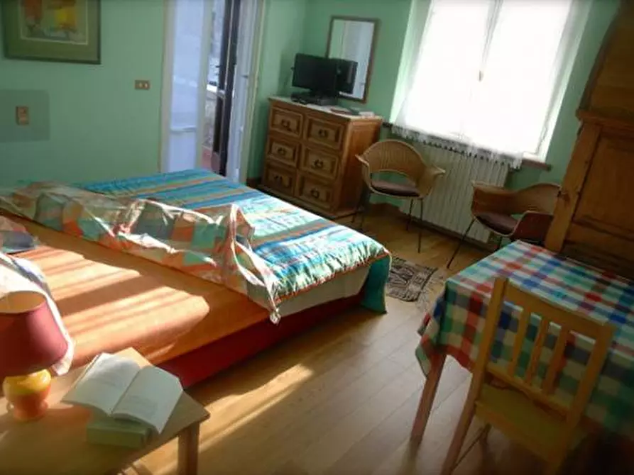 Immagine 17 di Villa in vendita  a Lucca