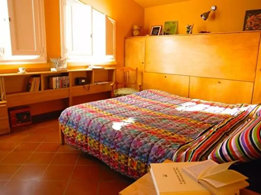 Immagine 4 di Villa in vendita  a Lucca