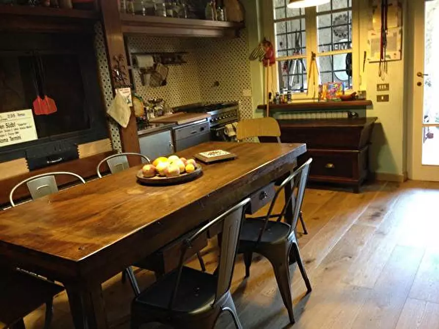 Immagine 18 di Villa in vendita  a Lucca