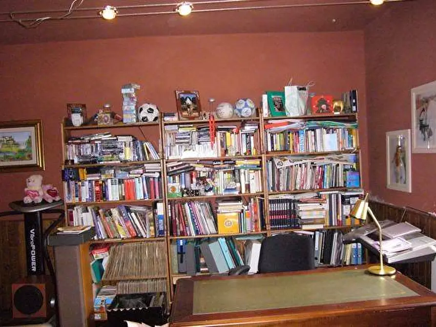 Immagine 14 di Villa in vendita  a Lucca