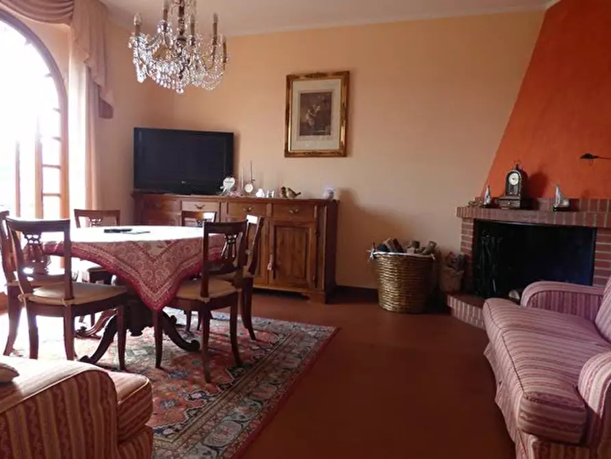 Immagine 40 di Villa in vendita  a Capannori