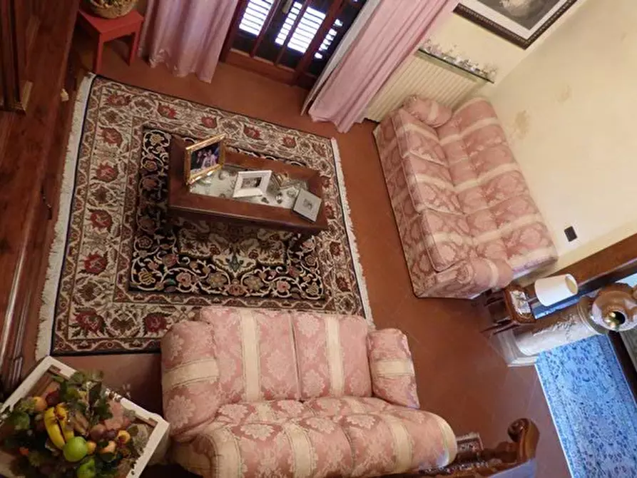 Immagine 24 di Villa in vendita  a Capannori