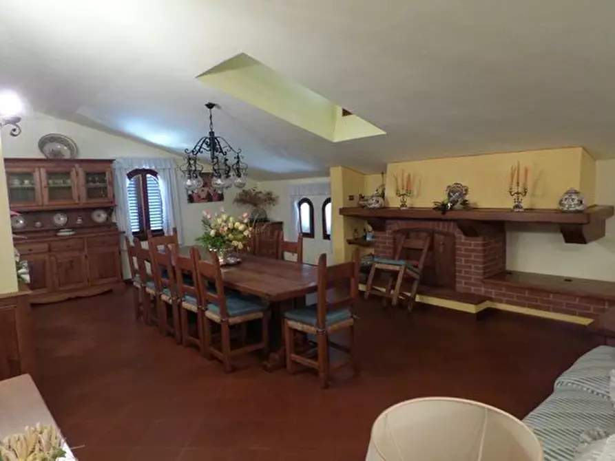 Immagine 19 di Villa in vendita  a Capannori