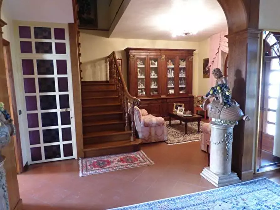 Immagine 28 di Villa in vendita  a Capannori