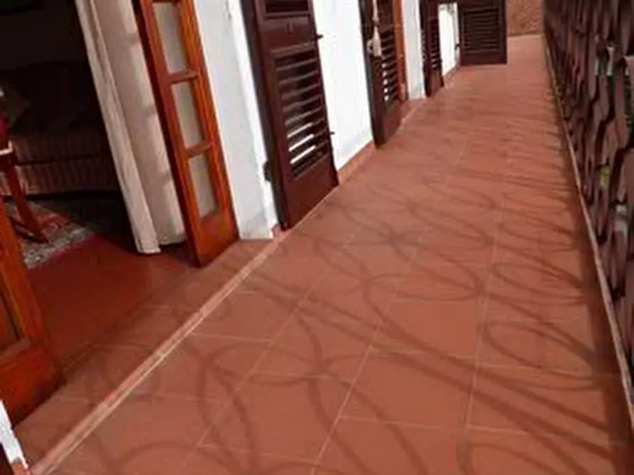 Immagine 36 di Villa in vendita  a Capannori