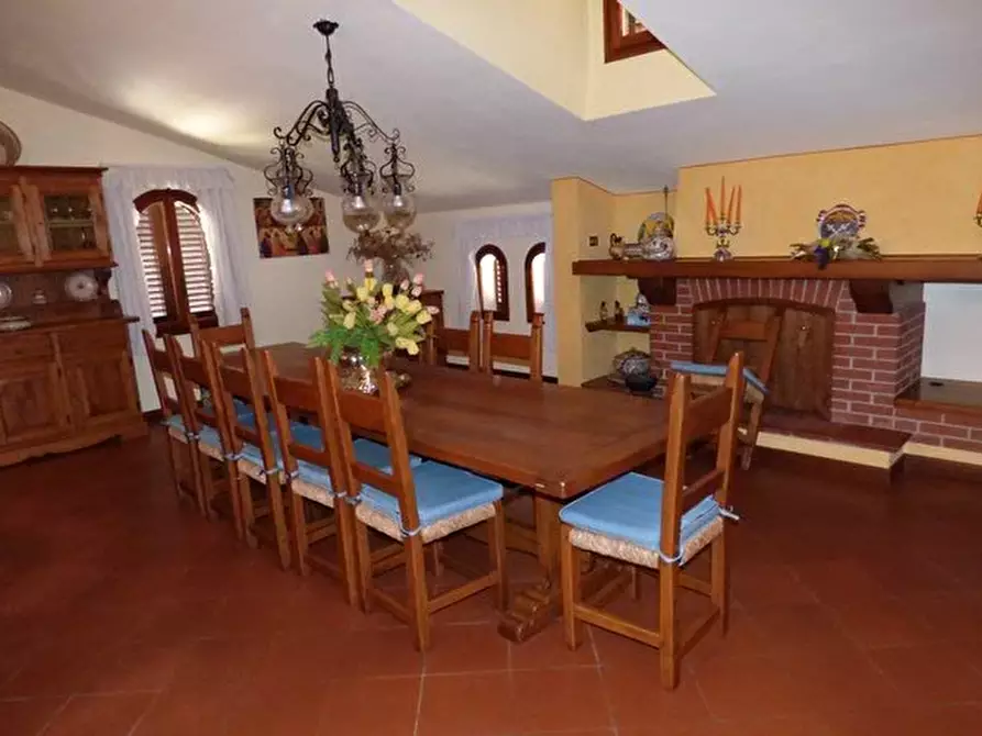 Immagine 15 di Villa in vendita  a Capannori