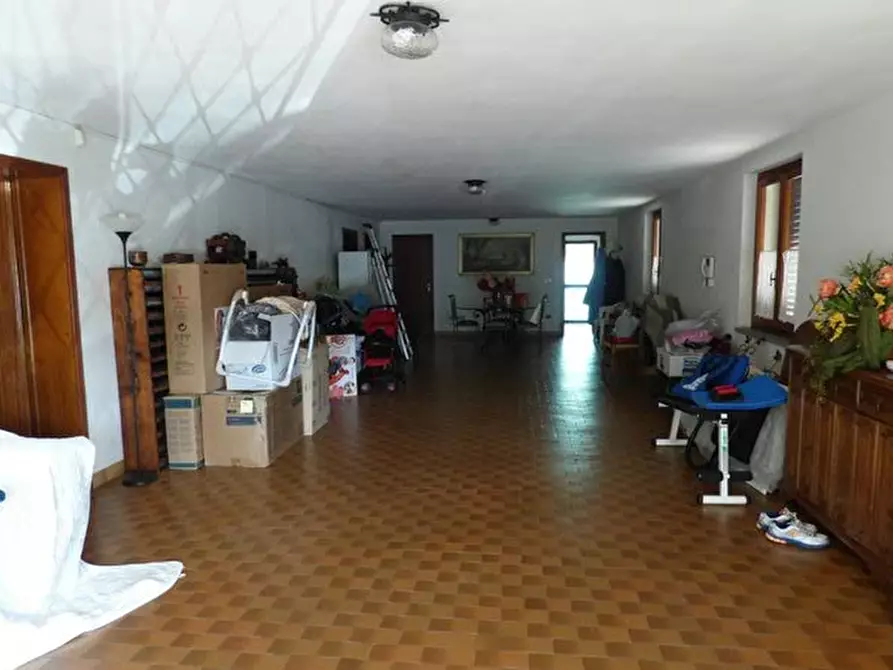 Immagine 7 di Villa in vendita  a Capannori