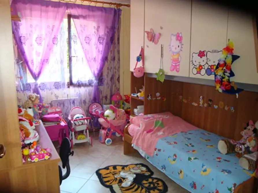 Immagine 4 di Appartamento in vendita  a Lucca