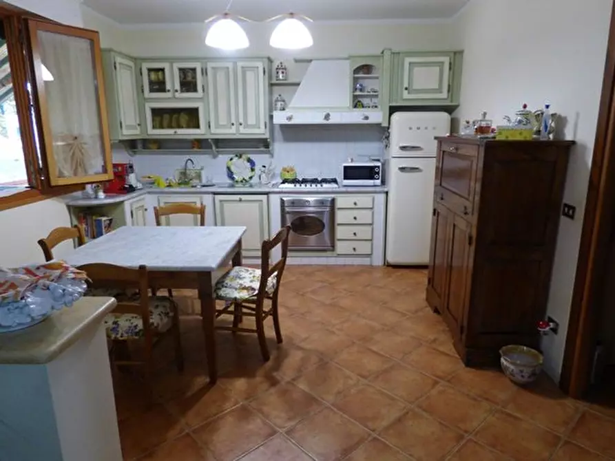 Immagine 15 di Villa in vendita  a Lucca