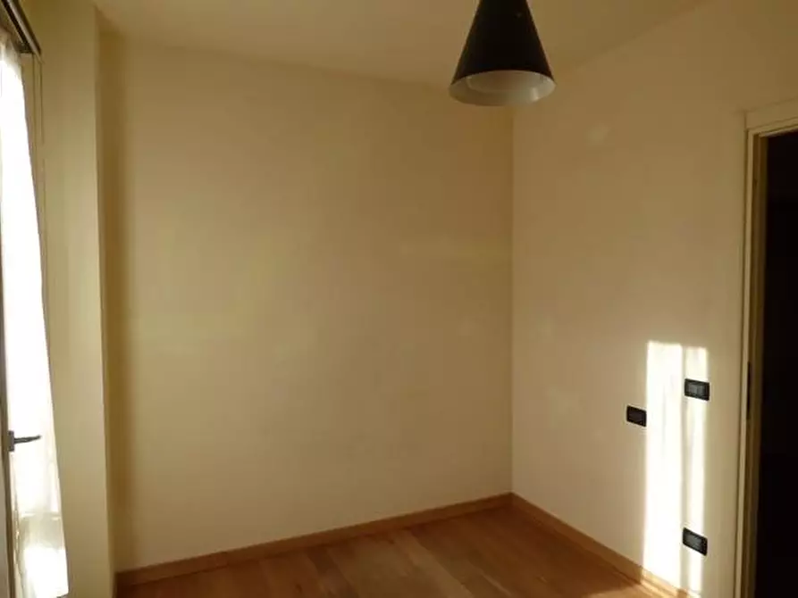 Immagine 25 di Villetta a schiera in vendita  a Lucca